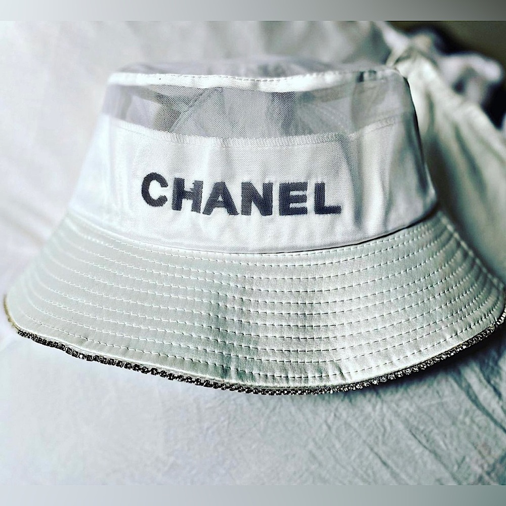 Fashion bucket hat